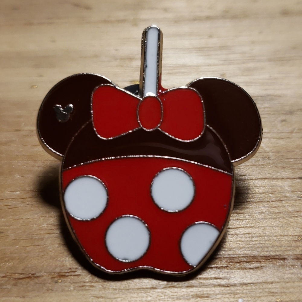 ⭐6/$25 Hidden Mickey Minnie Candy Apple Disney Pin